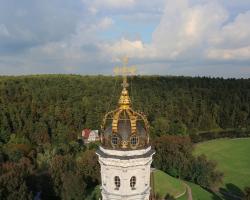 Dubrovitsy'deki Kutsal Meryem Ana Burcu Kilisesi