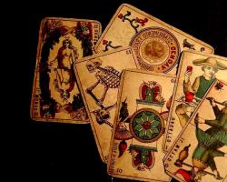 Divination oracle sphere.  Divination online.  The meaning of tarot cards in the layout for love